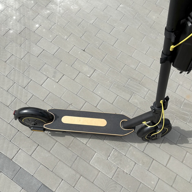 Hulajnoga elektryczna XRIDER M10 Hulajnoga elektryczna XRIDER M10