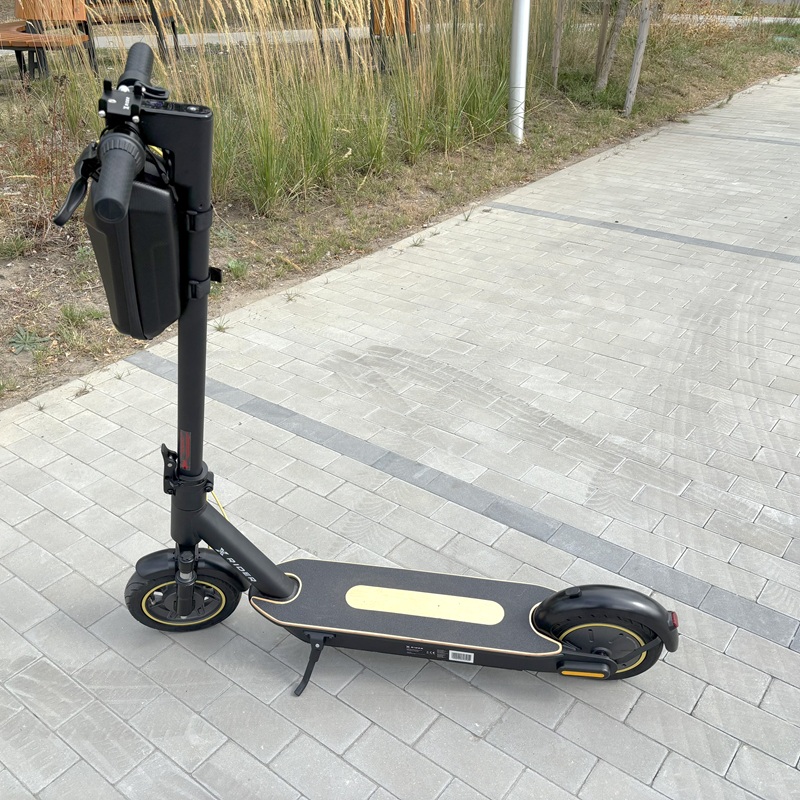 Hulajnoga elektryczna XRIDER M10 Hulajnoga elektryczna XRIDER M10