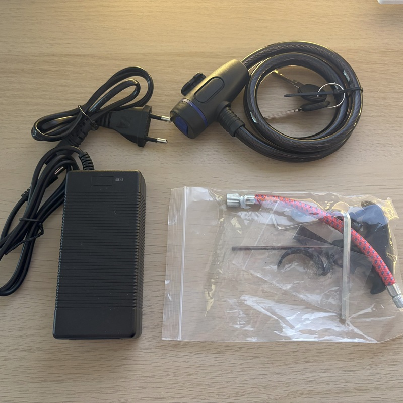 Hulajnoga elektryczna XRIDER M10 Hulajnoga elektryczna XRIDER M10