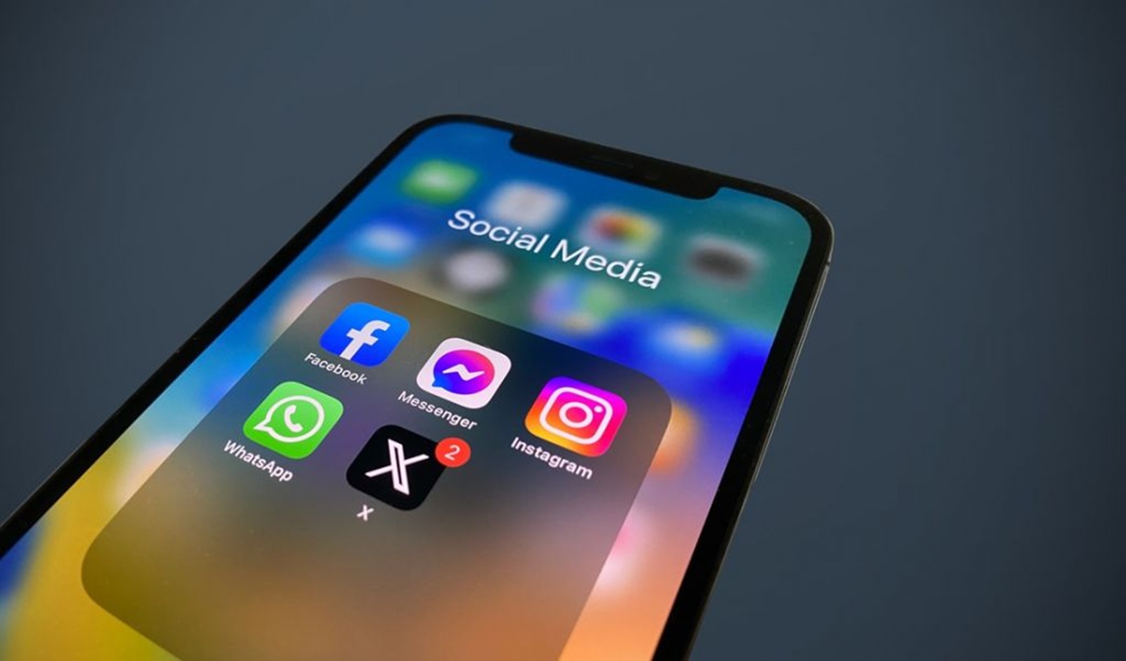 Jak pobrać zdjęcia z WhatsApp, Instagrama i Messengera?
