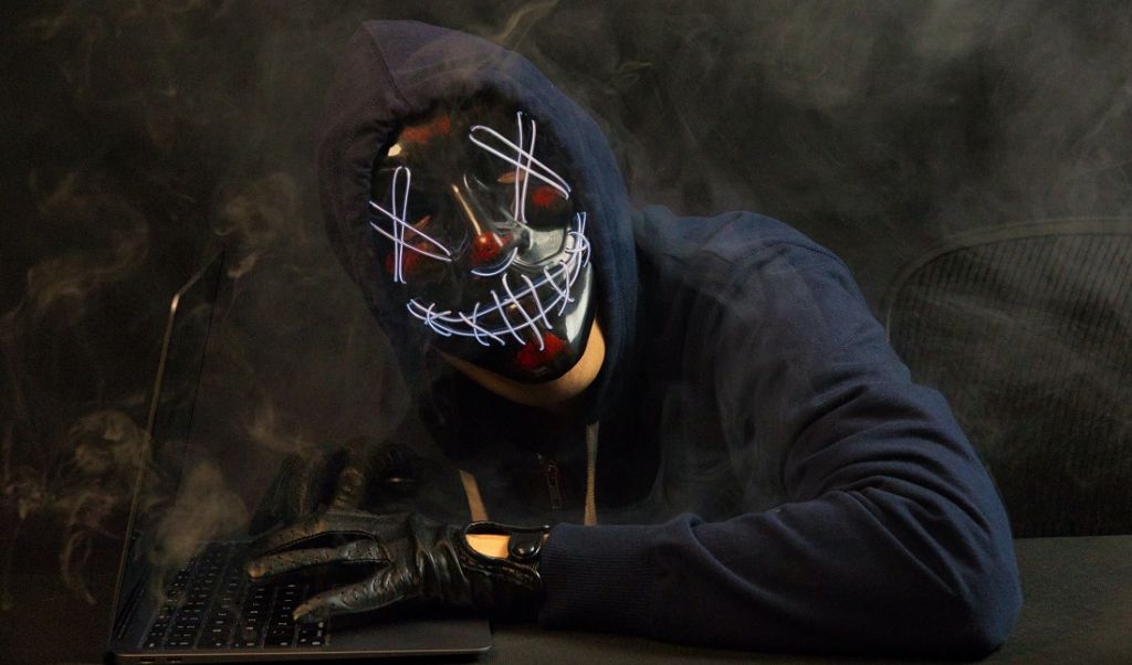 Cyberoszuści atakują. Mogą przejmować kontrolę nad pulpitem komputera