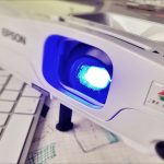 Projektory do smartfonów. Jak wybierać + polecane modele...