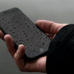 Jak uratować zalany telefon? Doradzamy