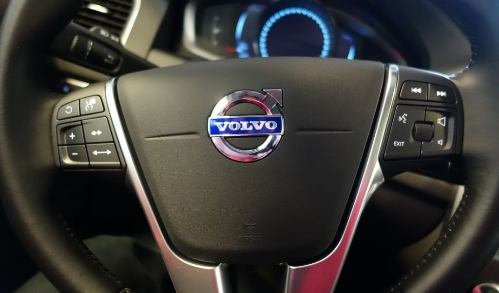 Volvo wstrzymuje produkcję aut gdyż… zabrakło półprzewodników