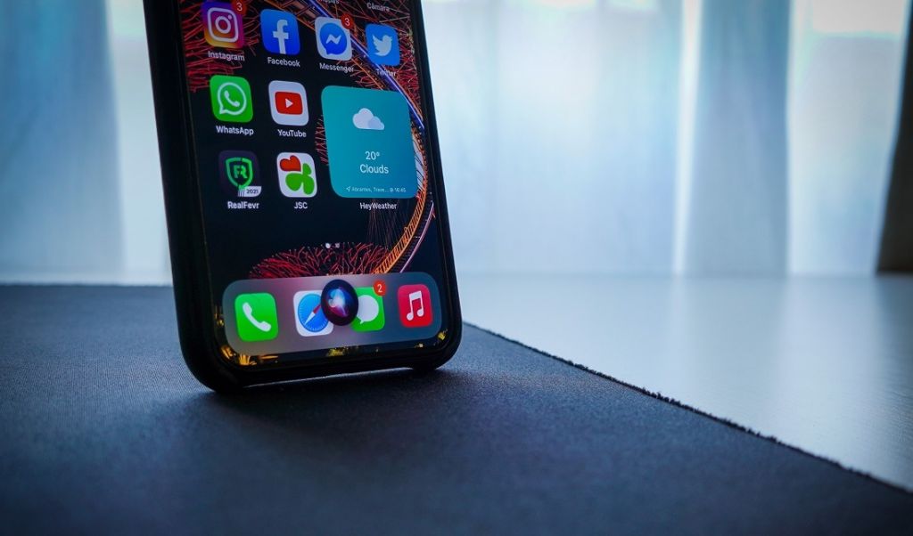 Apple mogło przeglądać konwersacje z Siri nawet bez zgody użytkowników iPhone’ów