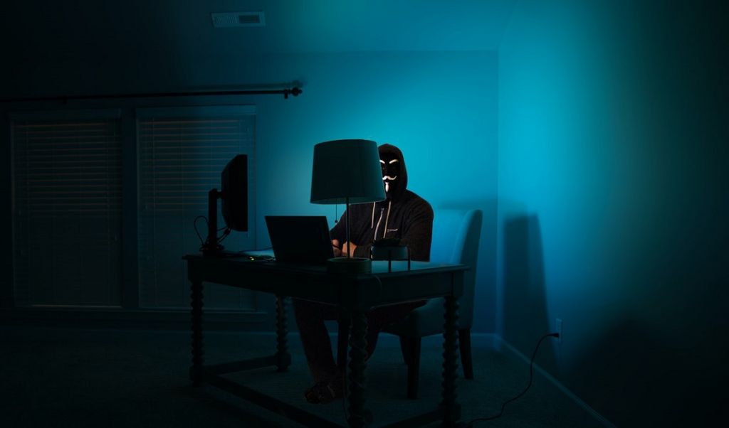 Anonymus ogłaszają: wypowiadamy „cyberwojnę” Władimirowi Putinowi