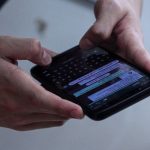 WhatsApp ma nową funkcję: pozwoli na reakcję na wiadomości za pomocą emoji