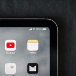 Jak pobierać filmy z YouTube na smartfona lub komputer? Wyjaśniamy