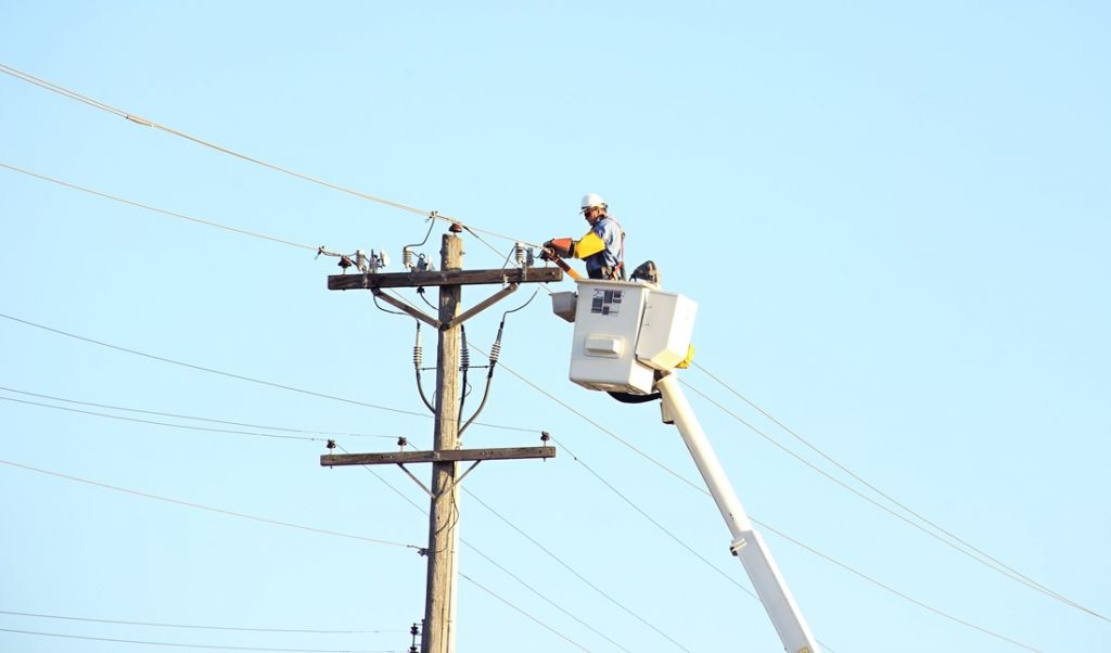 Jak zmienić dostawcę prądu? Wyjaśniamy krok po kroku