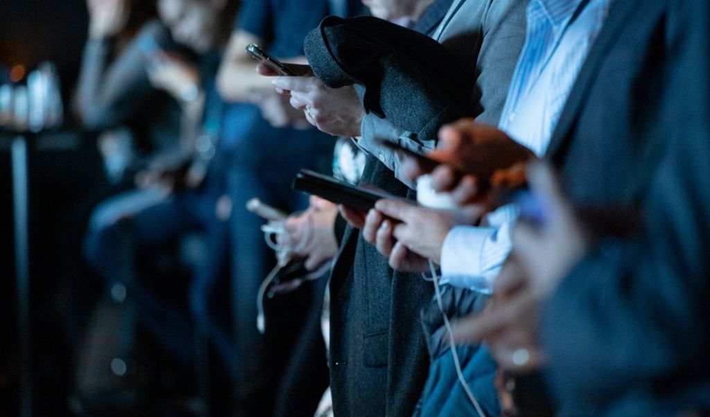 Uzależnienie od smartfona? To może być poważny problem