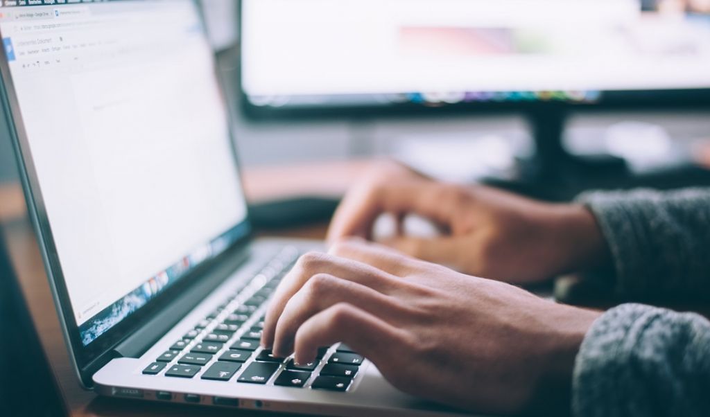 Jak znaleźć konkretną osobę w internecie? Doradzamy