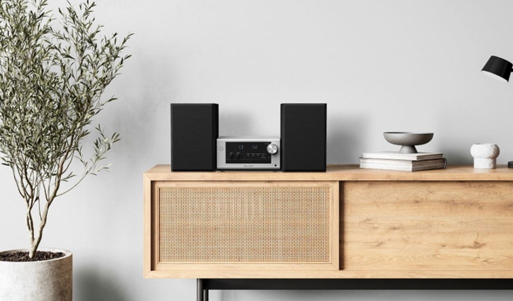 Mikrowieża Panasonic SC-PM700. Kompaktowe wymiary, duża moc