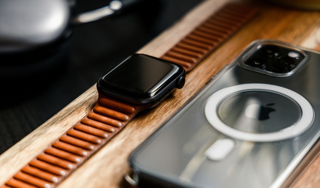 Oznaczenia na akumulatorach smartfonów – co warto wiedzieć