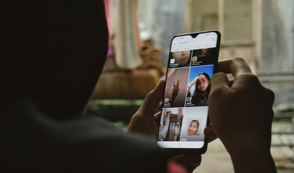 Jak schować osobiste zdjęcia na smartfonie z Androidem lub iOS? Podpowiadamy