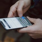 Frustrujące błędy autokorekty? Oto jak naprawić działanie klawiatury smartfona