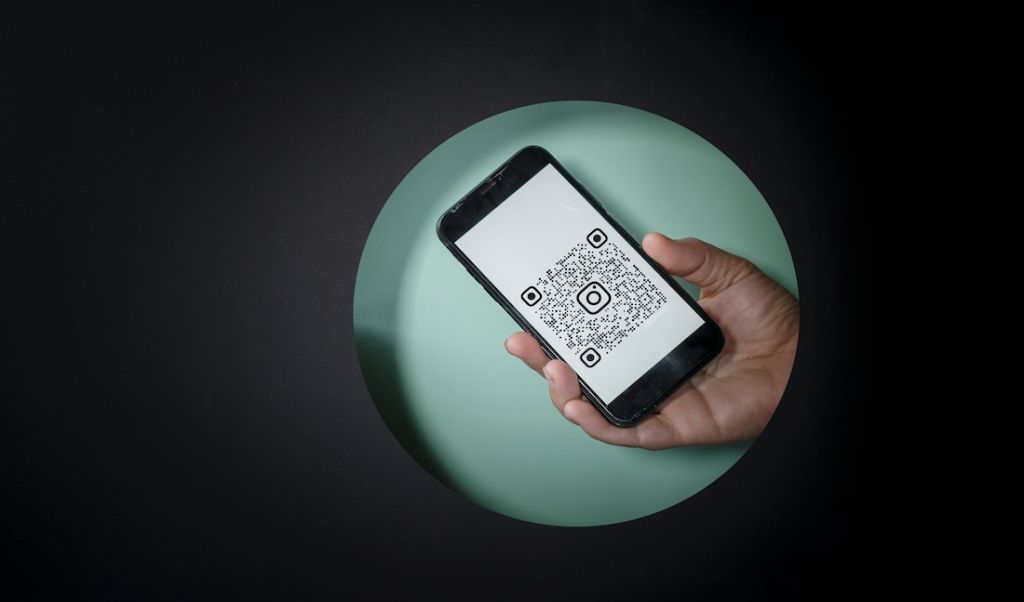 Jak zeskanować kod QR ze strony lub dokumentu, gdy nie mamy drugiego telefonu do wykonania skanu?