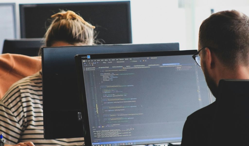 Jak rozpoznać phishing i chronić się przed cyberzagrożeniami? Doradzamy