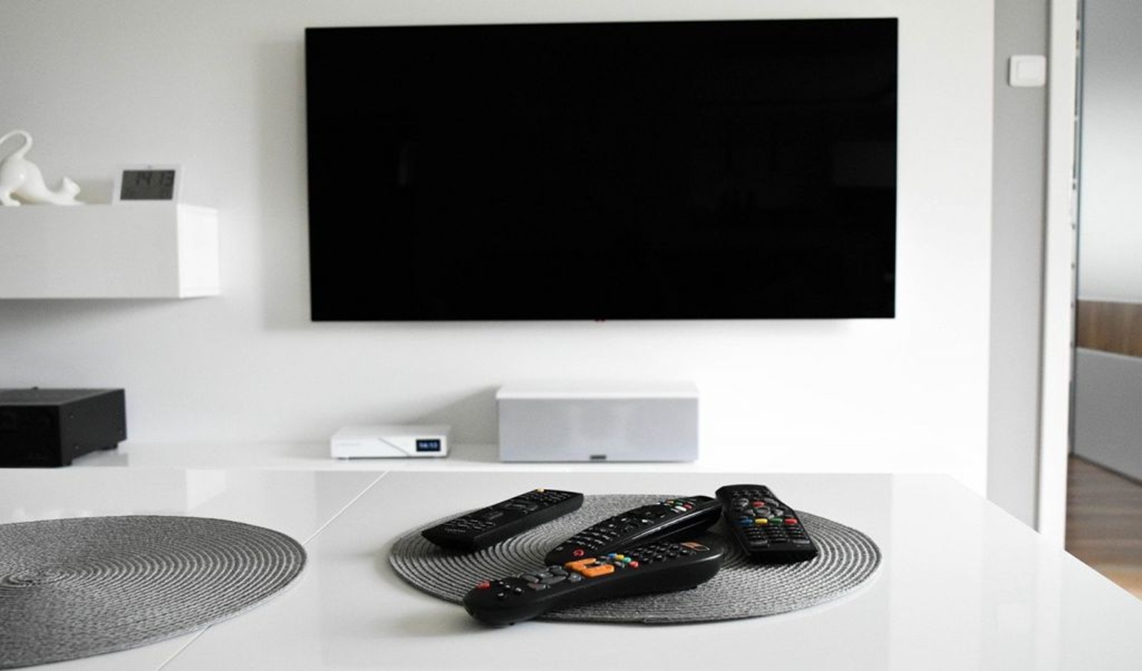 OLED czy LCD? Jaki ekran telewizora wybrać