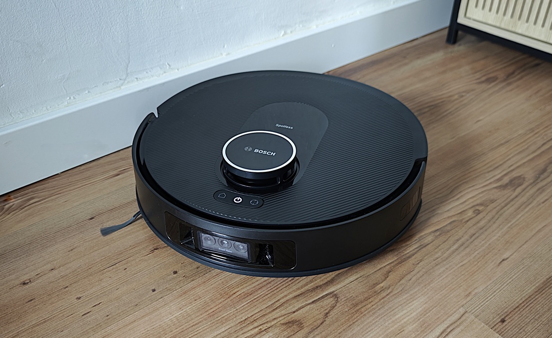 Bosch Spotless Max Cam - test wielofunkcyjnego robota sprzątającego ze stacją dokującą. Fot. HotGear