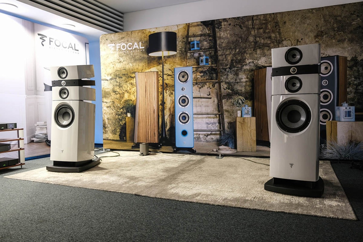 Audio Video Show - zestaw kolumn wysokiej klasy. 