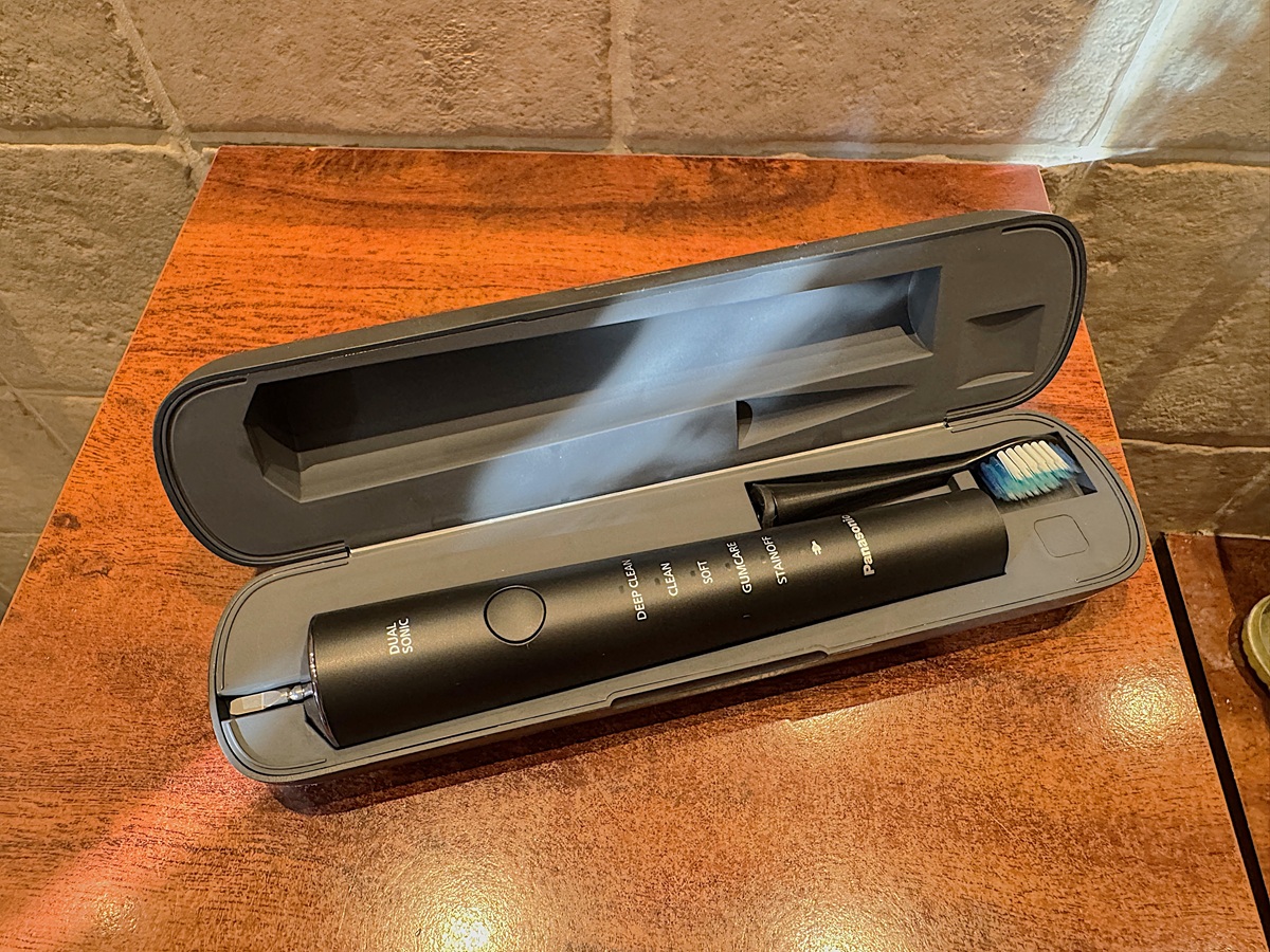 Panasonic EW-DC75 - w etui podróżnym. 