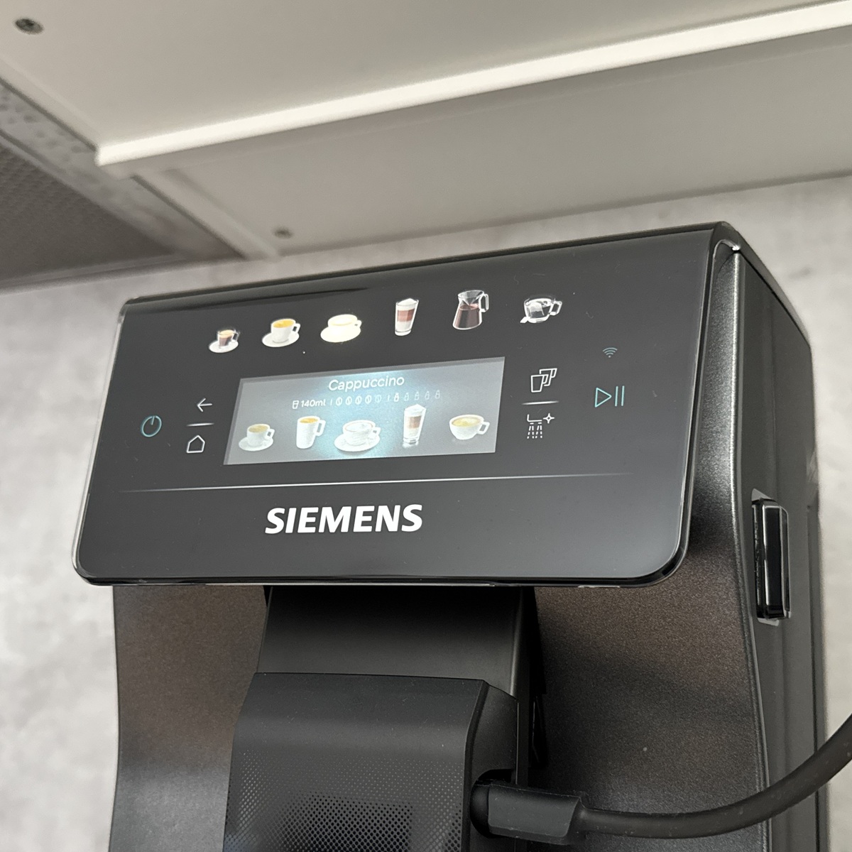 Ekspres do kawy Siemens EQ600 iAroma.
