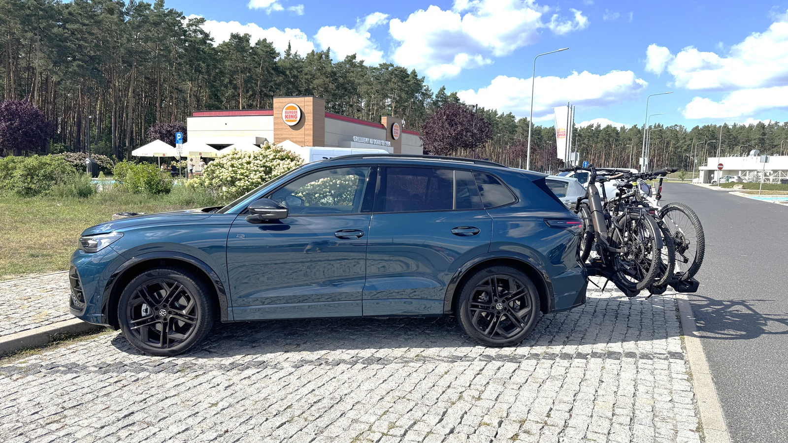 Platforma do przewozu rowerów KROSS e-MOVE 3.0 PRO. Fot. HotGear. 