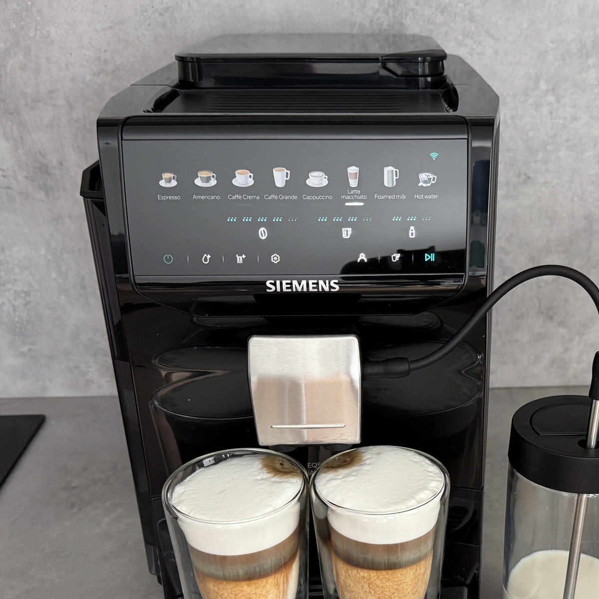 Ekspres do kawy Siemens EQ500.